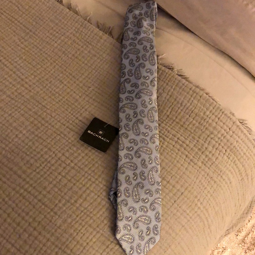 Bachrach tie new with tags Men’s paisley print